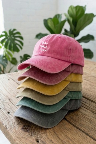 Emybox Unisex Şapka Bad Hair Day Yazılı Yıkamalı Eskitme Metal Tokalı Ayarlanabilir Baskılı Beyzbol Şapka Kahverengi