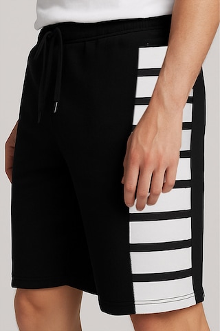 Erkek Siyah Beyaz Çizgili Spor Bermuda Şort Bağcıklı Cepli Siyah