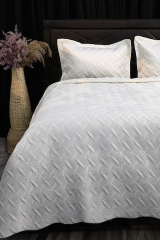 Queen Kadife Çift Kişilik Yatak Örtüsü - Krem