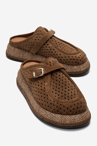 Luvishoes Vone Toprak Süet Hakiki Deri Kemerli Burnu Kapalı Kadın Terlik