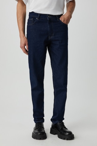 BRUNO Erkek Regular Fit Rahat Kesim Kalın Dokulu Yıkama Efektli Magic Denim Koyu Mavi Jeans