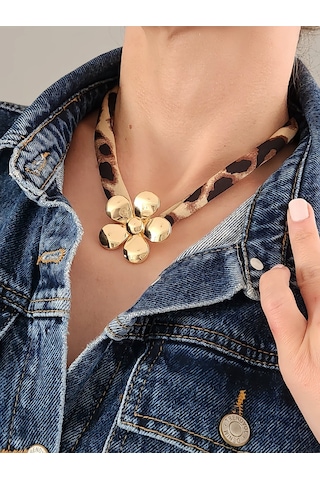 Leopar Desen Bombeli Çiçek Model Kumaş Detaylı Kolye 46cm Kahverengi - Siyah