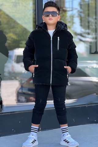 Pina Kids Erkek Çocuk Siyah Astarlı Çıkarılabilir Kapüşonlu Üç Cepli Nova Kumaş Kışlık Mont Km4015