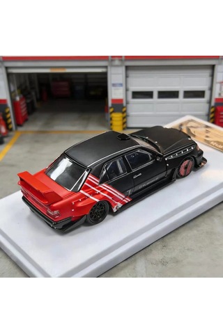Rhino Model 1/64 Mercedes Benz 190e W124 Black Red Stripe