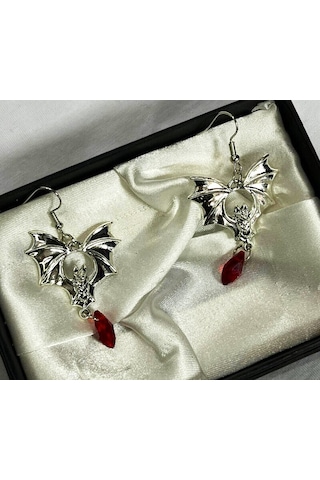 Dükkan Design Kırmızı Taşlı Gotik Yarasa Küpe Açık Gri