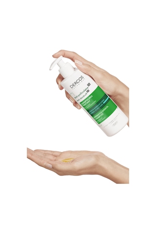 Vichy Dercos Normal ve Yağlı Saçlar İçin Kepeğe Karşı Etkili Şampuan 390 ML