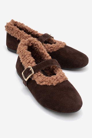 Luvishoes Luvi Shoes Guın Kahverengi Süet Hakiki Deri Peluş Detaylı Kemerli Kadın Babet Ayakkabı Kahverengi