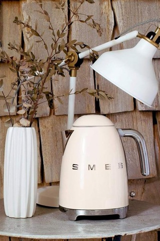 Smeg Klf03creu Su Isıtıcısı, 1,7 Litre Kapasiteli, Krom Paslanmaz Çelik, Ayarlanabilir Termostat, Su Seviyesi Göst