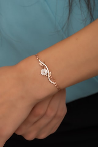 Nereze 925 Ayar Gümüş Zirkon Taşlı Manolya Çiçeği Bileklik