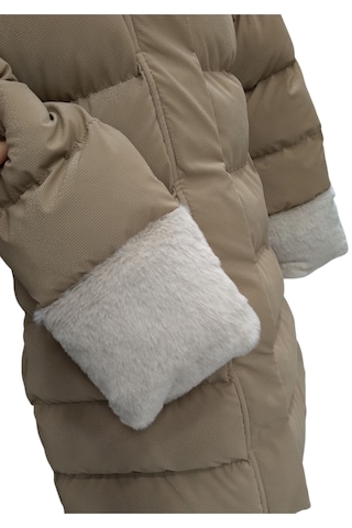 Kız Çocuk Kapüşonu Bilek Kısımları Kürklü Peluş Astarlı Midi Boy Vizon Renk Mont Vizon