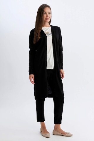 Defacto Regular Fit V Yaka Basic Düz Cepli Uzun Siyah Triko Hırka G5685AZ24AUBK81 Siyah