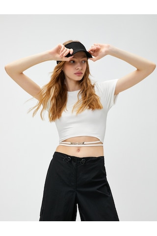 Koton Crop Tişört Zincir Detaylı Bisiklet Yaka Ekru 2sal10738ık Ekru