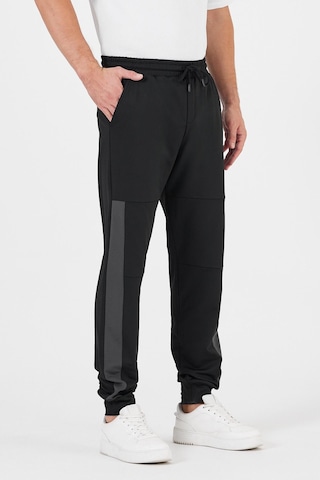 Erkek Siyah Standart Fit Normal Kesim Paça Ribanalı Cepli Rahat Jogger Eşofman Altı Siyah