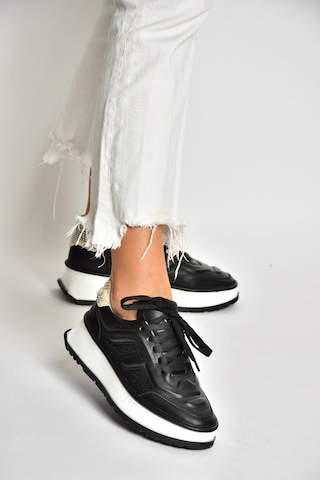 Fox Shoes U555605603 Siyah Hakiki Deri Kalın Tabanlı Spor Ayakkabı Sneakers Siyah