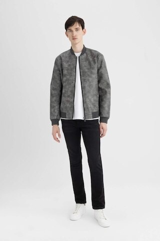 Defacto Slim Fit Dar Kesim Kolej Yaka Fermuarlı Cepli Astarlı Mevsimlik Hafif İnce Suni Deri Mont Ceket C6971AX24AUAR167 Antrasit