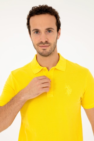 U.S. Polo Assn. Erkek Slim Fit Polo Yaka Sarı Basic Tişört 50294207-VR044