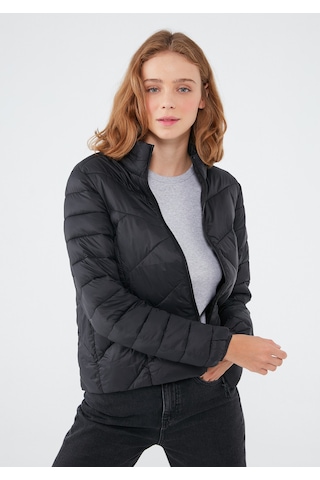 Mavi - Dik Yaka Siyah Şişme Mont 110698-900