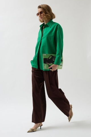 Sırt Dekolteli Bağcıklı Gömlek Yeşil