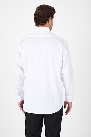 İmza Beyaz Uzun Kol Sert Yaka Cepli Non Iron Comfort Fit Pamuklu Gömlek 1004250268 Beyaz