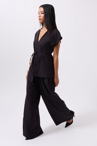 Gülsüm Aydın Bağcık Detay Yelek Siyah