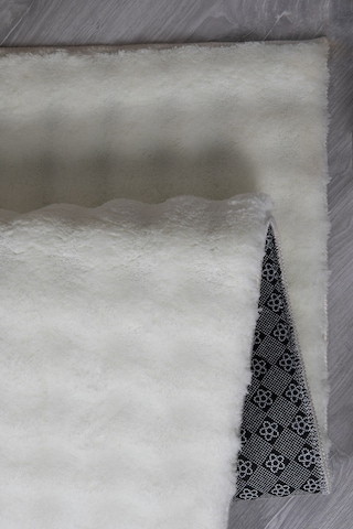 Bubble Oval Yumuşak Peluş Kaymaz Salon Oturma Odası Balkon Halısı Yolluk Krem