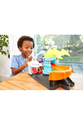 Hot Wheels Şehirde Yaratık Macerası Oyun Seti Kuş Gbf94