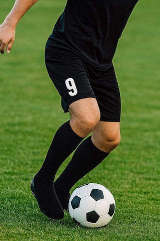 Mugees Erkek Siyah Futbol Şortu Ve Çorabı Seti - Numara Baskılı Spor Kombin 9 Numara Siyah
