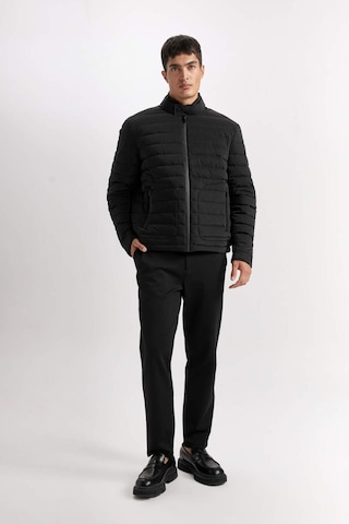 DeFacto Slim Fit Dar Kesim Dik Yaka Fermuarlı Mont D7497AX25SPBK27