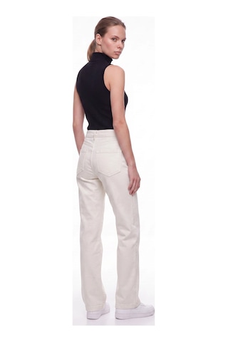 CEMO Kadın Yüksek Bel Dikiş Detaylı Straight Jean Pantolon Beyaz