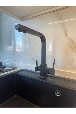 Paslanmaz Pirinç Arıtmalı Kare Siyah Eviye Bataryası Siyah