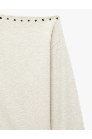 Koton Uzun Kollu Zımba Detaylı Asimetrik Kayık Yaka Omzu Açık Sweatshirt Bej 7wak10064ek Ekru