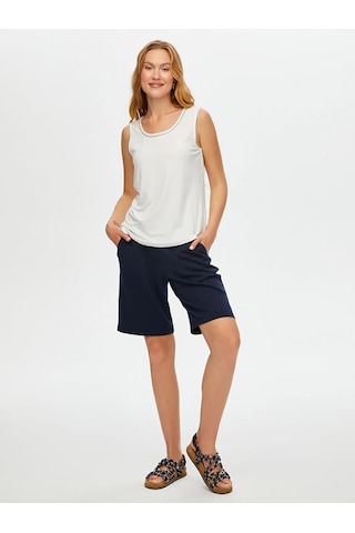 Faik Sönmez Yakası Zincir Şerit Detaylı Kadın Kolsuz Bluz B00024-3 Beyaz