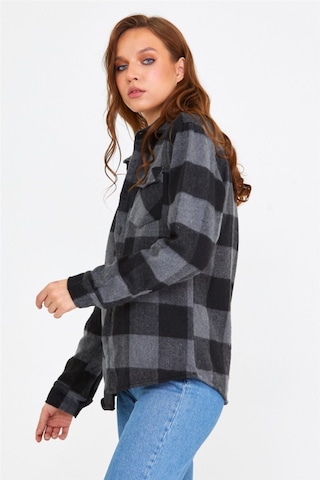 Tarz Cool Kadın Füme-siyah Slim Fit Cepli Ekoseli Oduncu Gömlek-kkkodg001r03s Füme-siyah