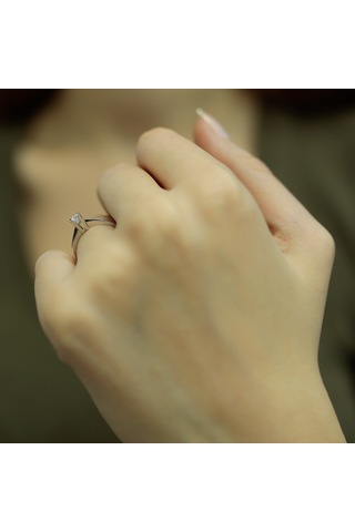 Lova E Renk 0,15 Karat Pırlanta Tektaş Yüzük - 1030027