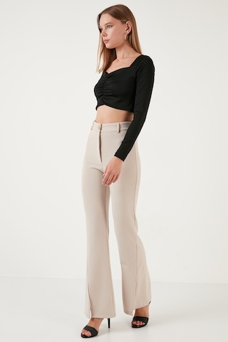 Lela Slim Fit Kalp Yaka Önü Büzgülü Crop Bayan Bluz 5865401 Siyah