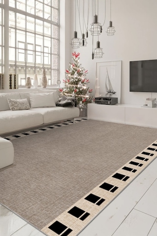 Bej Zemin Üzerinde Grafik Kenar Hem Dekoratif Hem Pratik Kaymaz Taban Halı Bej