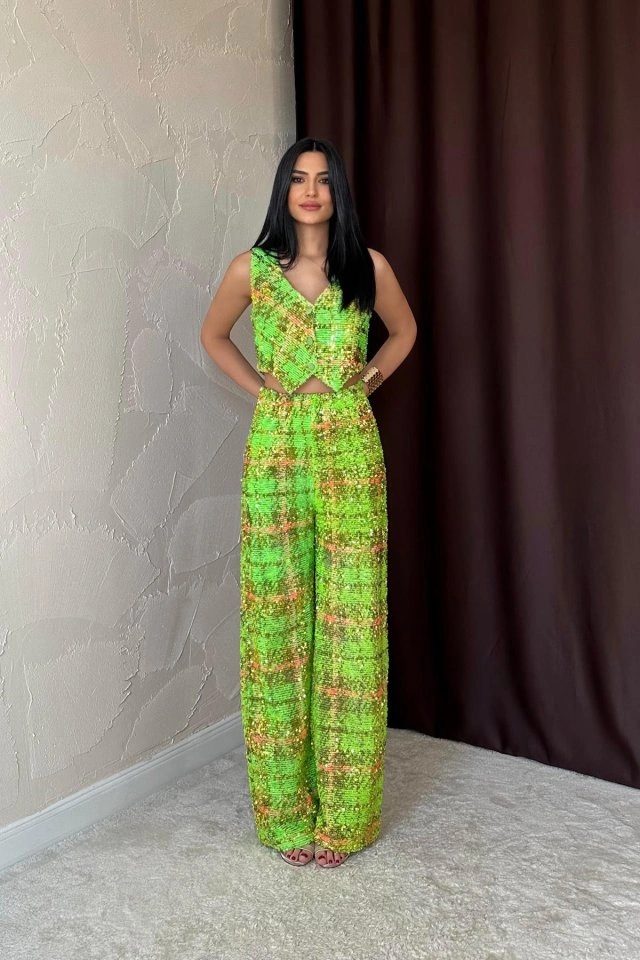 Buğrahayalin Yeşil Pullu Yelek Ve Pantolon Takım