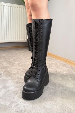 Preshley Kadın Bellina Siyah Cilt Bağcık Detaylı Fermuarlı 9 Cm Topuklu Platfomlu Çizme Siyah