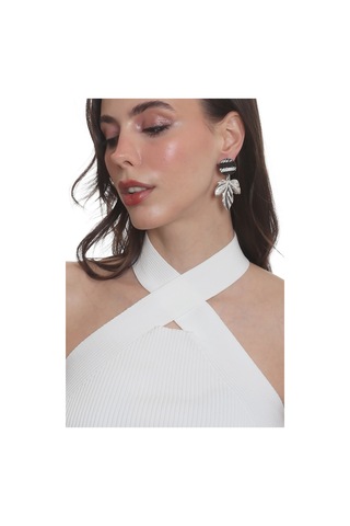 Labalaba Kadın Çivili Model Yaprak Formlu Küpe Çok Renkli