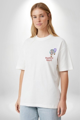 Uçan Hayaller Gökyüzünde Melek Kanatları Beyaz Oversize Unisex Ön Ve Sırt Baskılı Tişört Beyaz