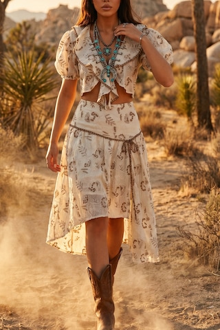 Fashion Cocktail Nakışlı İşlemeli Güpürlü Önden Bağlamalı Balon Kol Crop Bluz Ve Yırtmaçlı Asimetrik Uzun Yırtmaç Efekt Etek Yazlık Romantik Vintage Retro Bohem İkili Takım Kadın Set kahverengi