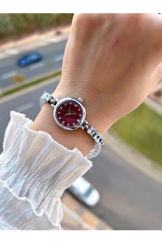 Coliseum Çelik Ve Taşlı Kordon Vintage Seri Küçük Kasa Özel Tasarım Kadın Kol Saati Sp.8933.m9 Gümüş