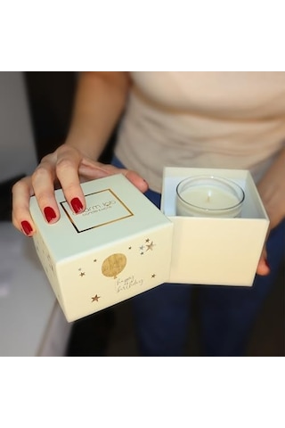 Charm Lab Candle Doğum Günü Hediyesi, Ahşap Ve Baharatlı Sandal Ağacı Kokulu, Doğal Bio Balmum, 135 Gr Kokulu Mum, 40 Saat Yanma Süresi, Kadın, Erkek, Anne, Baba, Arkadaş İçin Şık Hediye 50 x 22