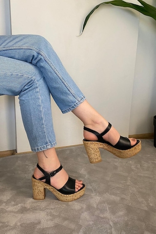 Preshley Kadın Romina Siyah Tek Bantlı 10 Cm Platfom Topuklu Mantar Taban Sandalet Siyah