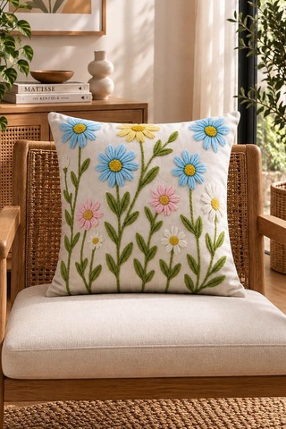 4'lü Set Çiçekli Dekoratif Kırlent Kılıfı 43x43 Cm, 3d Efektli Dijital Baskılı - Papatya Esintisi Çok Renkli