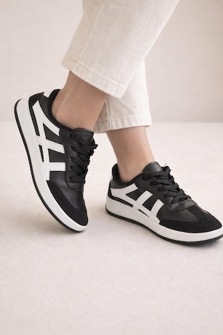 Unisex Günlük Spor Ayakkabı Bağcıklı Şerit Detaylı Sneaker Siyah - Beyaz