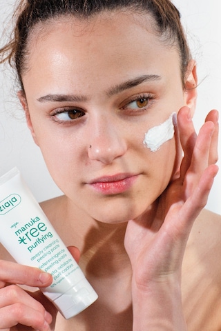 Ziaja Manuka Derinlemesine Arındırıcı Ve Siyah Nokta Karşıtı Peeling 75 ML