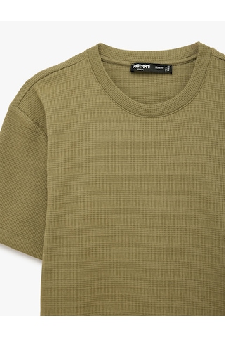 Koton Kısa Kollu Dokulu Bisiklet Yaka Pamuklu Slim Fit Tişört Haki 6sam10281mk Haki