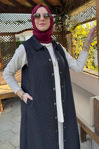 Rabia Şamlı Safir Kapitone Yelek Siyah Çok Renkli
