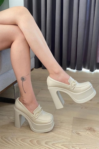 Kadın Krem Cilt İnce Tokalı Lofer Model 12 Cm Platform Topuklu Ayakkabı Krem